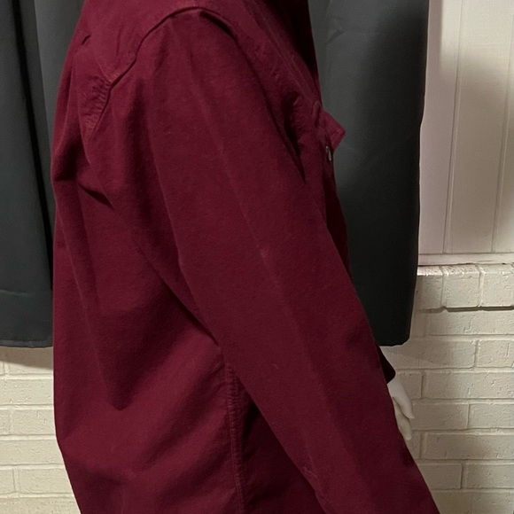 Men's Ridgecut Casual Button-Down Shirt in Burgundy - Picture 3 of 10